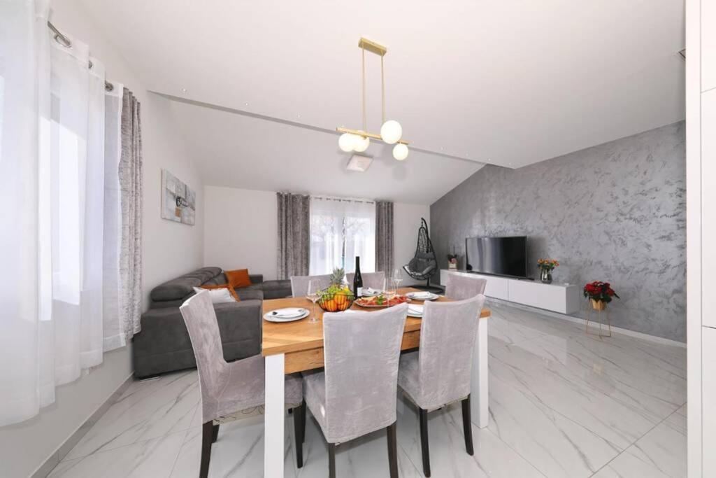 Apartman Chiara Galovac  Luaran gambar